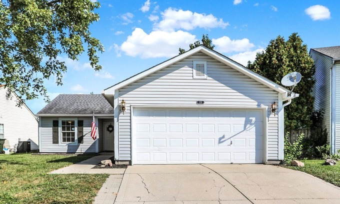 Brownsburg House | Brownsburg B&B - Relax at this newly renovated home in Downtown Brownsburg!