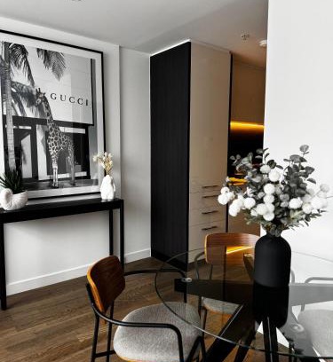 Brunswick Apartment | Brunswick Apartment with Car Park