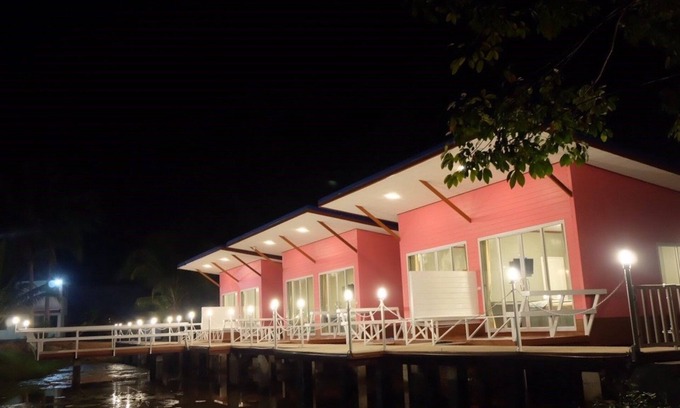 Pak Khlong Hotel | Bua Villa