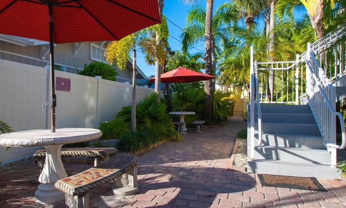 Clearwater Beach Apartment | Buccaneer Unit 3 Buccaneer Palm Beach getaway