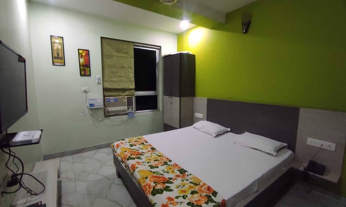 Gopalbari Hotel | Budget Comfy stay near Rail-station Jaipur @ city heart