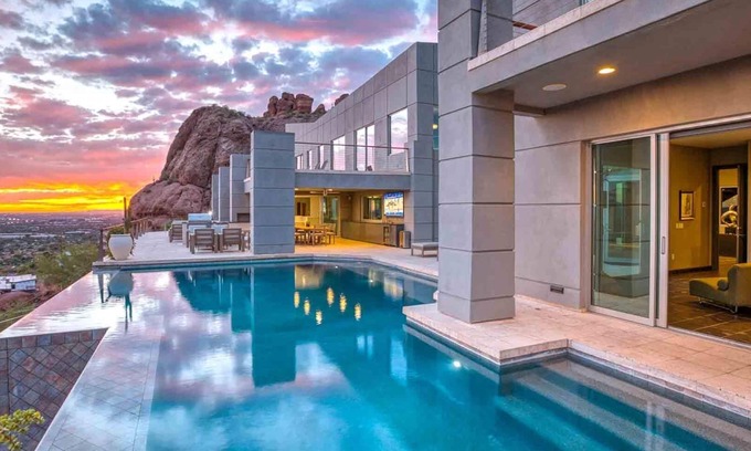 Red Rock North House | Built Into the Mountain, Made to Impress—A Mansion of Legendary Views
