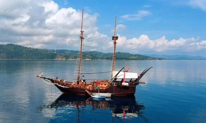 Labuan Bajo Boat Rental | Bulan Purnama Luxury Liveaboard
