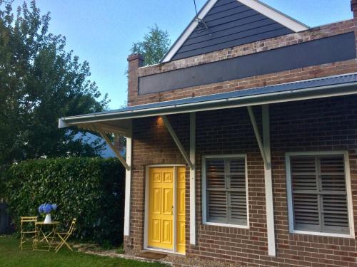 Bundanoon House | Bundanoon Bijou Southern Highlands Accommodation