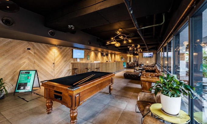 Surfers Paradise Hostel | Bunk Surfers Paradise International Backpacker Hostel