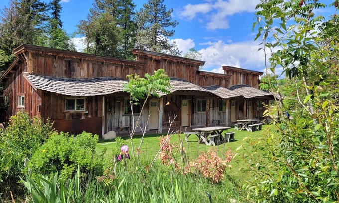 Winthrop Hotel | BunkHouse Inn Room 5-Dog Friendly,Walk to Downtown Winthrop!