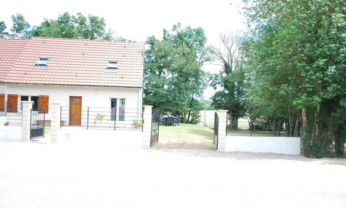 Druyes-les-Belles-Fontaines House | BURGUNDY GITE SLEEPS 10 5 BEDROOMS