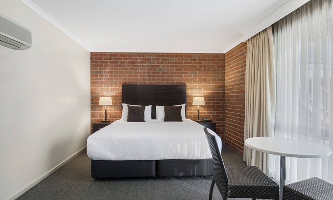 Swan Hill Hotel | Burke And Wills Motor Inn Swan Hill