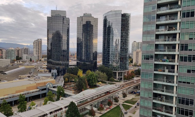 Metrotown Condo | Burnaby Metropolis Metrotown/1bedroom Condo/Skytrain Across the Street/Pool/Gym