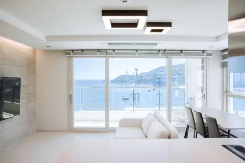 Seo House | Busan Ocean Sky Osilla