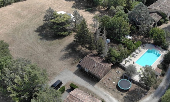 Saint-Antonin Noble Val Apartment | BUTTERFLY GITE ON A 2-HECTARE PROPERTY
