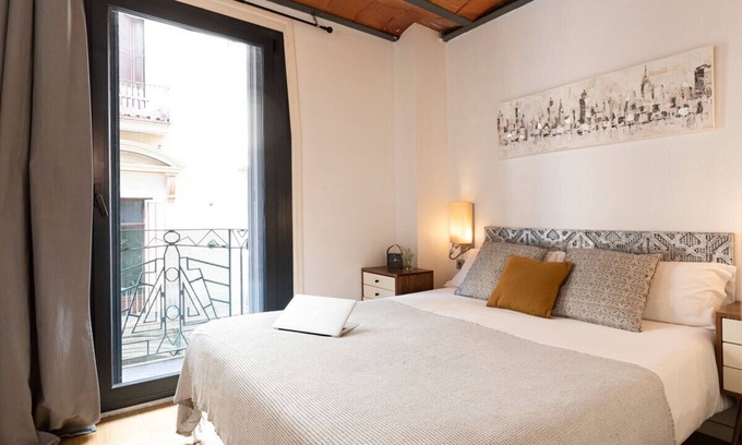 El Raval Apartment | BY RAMBLAS AND THE SEA! GREAT LOCATION!