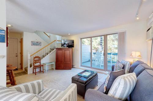 Ocean Park Apartment | By the Sea