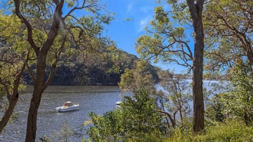 Horsfield Bay House | By The Waterside Horsefield Bay