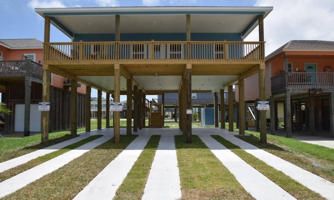 Crystal Beach House | Byrd's Nest: 3 BR, 2 BA House in Port Bolivar, Sleeps 10