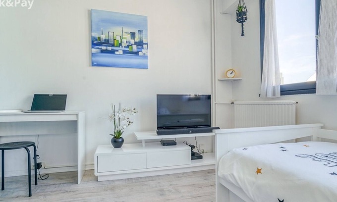 Limoges Apartment | Céanothe-inviri. Studio Mairie. Parking Privatif