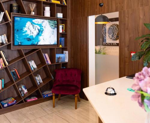 Tal-Ibrag Hotel | C'est La Vie Boutik Swieqi