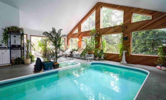 Maple Ridge House | Resort like setting stay.