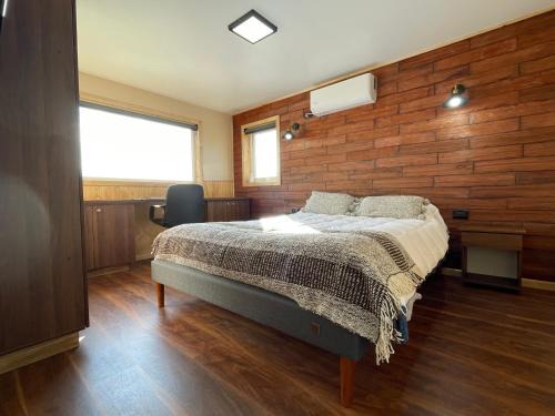 Castro House | Cabaña de Lujo en Llau Llao, con agua purificada, confort y bienestar con especial cuidado ambiental, hermosa vista, estratégicamente ubicada entre Castro y Dalcahue