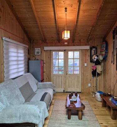 Pinto Apartment | Cabaña Los Lleuques, Descanso en Cordillera a orillas del río Renegado