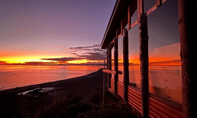 Lenca House | Cabaña para 3 un ambiente orilla de playa Patagonia carretera Austral