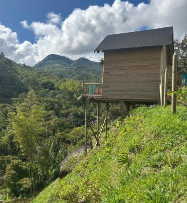 Cocorna Ski Chalet | Cabañas Colibrí