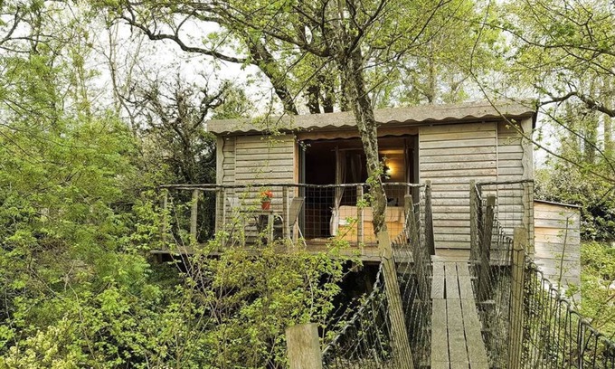 Pons Cabin | Cabane Celeste with private indoor whirlpool bath