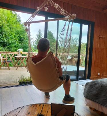 La Roche-Maurice Other | Cabane perchée avec jacuzzi