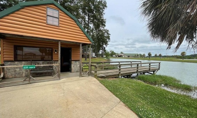 Negreet Cabin | Cabin 52 at Tranquility Bay Resort