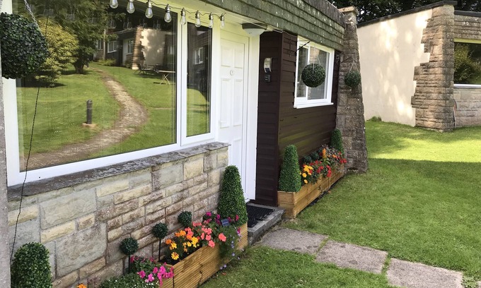 St Teath Cabin | Cabin-Comfort-Shared Bathroom-Garden View-Villa 7