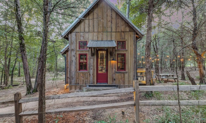 Van Zandt County Cabin | Cabin on 7 Acres with a Pond! In charming Ben Wheeler. Near-Canton-Tyler