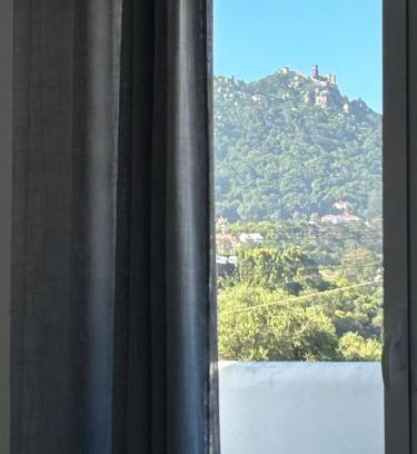 Varzea de Sintra Apartment | Cabriz White House