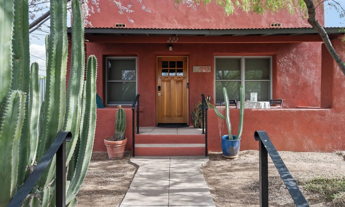 Barrio Santa Rosa House | Cafe Beck - Mins to Downtown and the Gem Show!