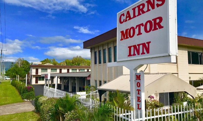 Cairns North Hotel | Cairns Motor Inn