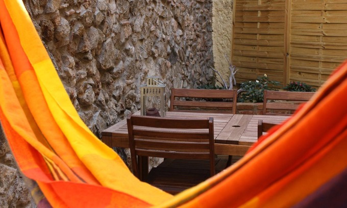 Riudecanyes Cottage | Cal Pedret: Comfortable rural apartment with patio. Between sea and mountains.