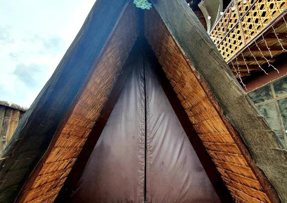 Calatagan Cabin | Calatagan's Bahay Kubo - with Beach Access