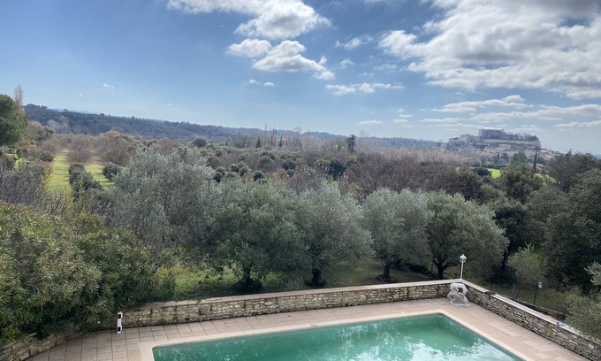 Grignan Apartment | Calm and relaxation with a view of the Château and listed village, L'OLIVIER