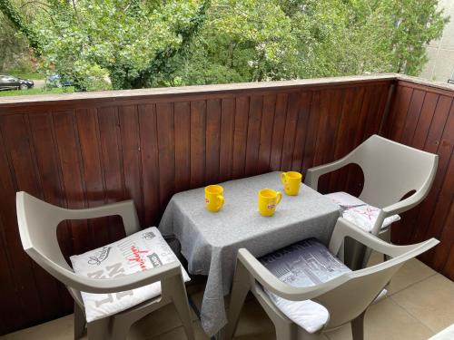 Romaifurdo Apartment | Calm island near the Danube Apartment - free parking