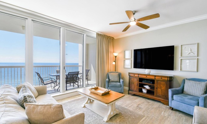 Destin Condo | Calming Beachfront Condo w/Gulf Views & Private Balcony in Destin! 💙🌴🌅