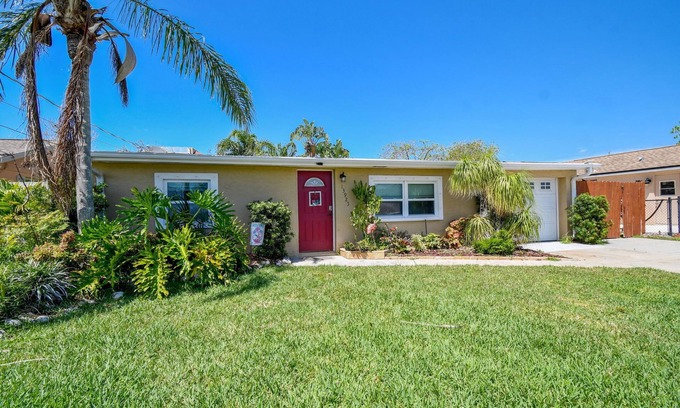 Hudson Beach Estates House | Calming Oasis on Gulf Coast
