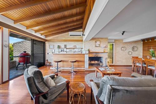 Shelly Beach House | Caloundra Retro Beach House in Front of Ocean