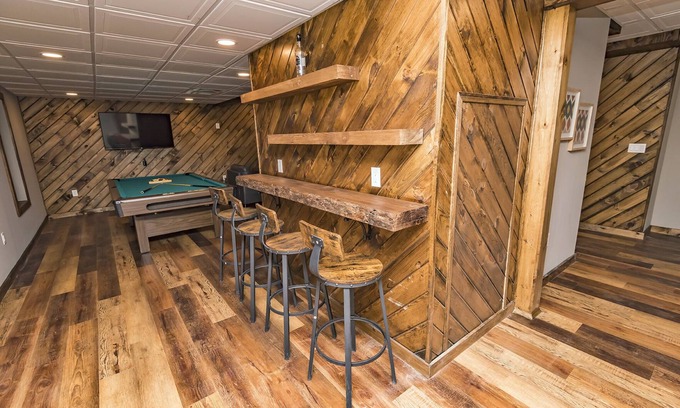 Cresco House | Camelback SKI Mts Firepit,Hottub,Casino,Kalahari Linens