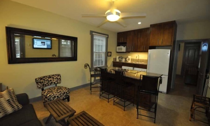 Gretna House | Camellia House 2bd/2ba at Crescent Moon Villas