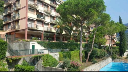Rapallo House | Camera privata nell'appartamento in zona residenziale con 2 piscine