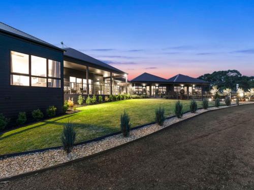 Meeniyan Resort | Campania Non Spa Suite