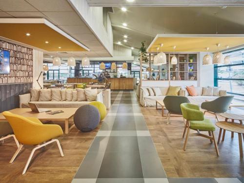 Chasseneuil-du-Poitou Hotel | Campanile Poitiers - Site du Futuroscope