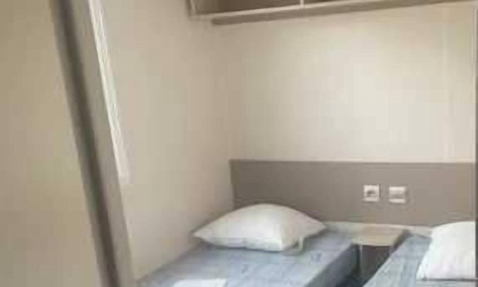 Banes House | Camping 3 étoiles - Piscine - eeeegg