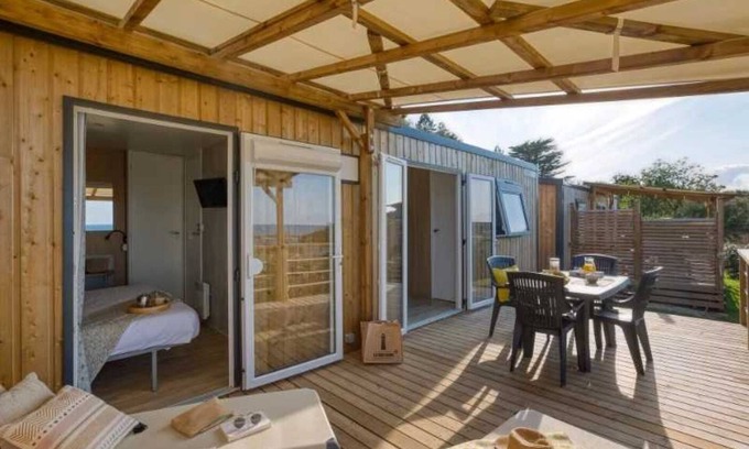 Saint-Julien-des-Landes House | Camping 5 étoiles - Piscine - ccbbdih