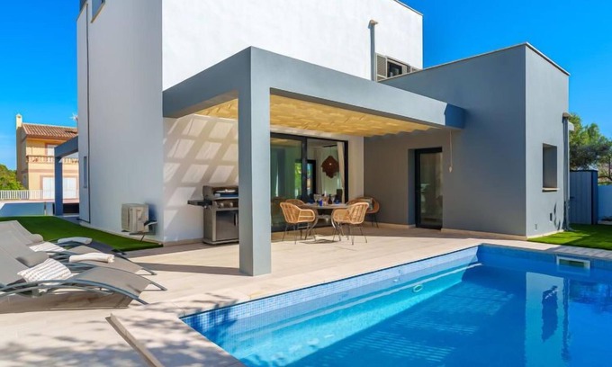 Urbanizacion Mont Ferrutx House | Can Aruna by Interhome