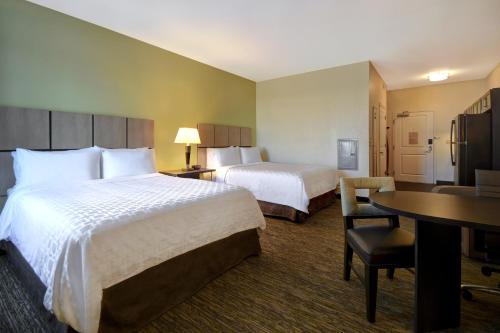 Barton Hotel | Candlewood Suites St Clairsville Wheeling Area by IHG